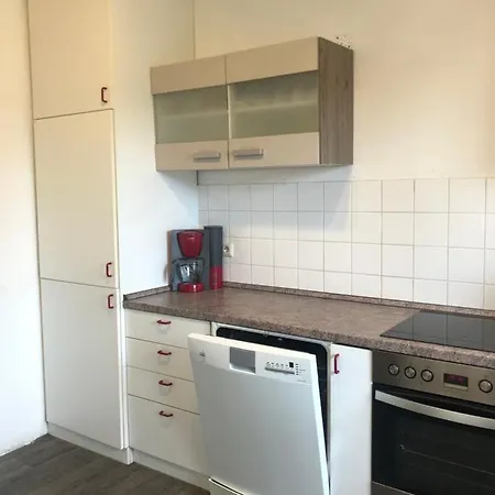 Privates Zimmer, Handwerkerzimmer Zusätzlich Küche, Bad, Wohnzimmer, Garten Vorhanden * Weinsberg