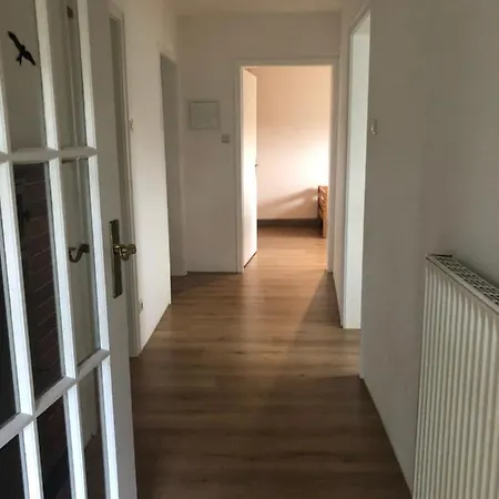 Privates Zimmer, Handwerkerzimmer Zusätzlich Küche, Bad, Wohnzimmer, Garten Vorhanden Privatunterkunft