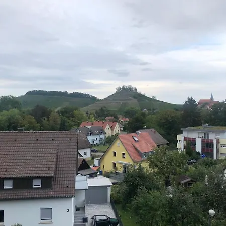 Privates Zimmer, Handwerkerzimmer Zusätzlich Küche, Bad, Wohnzimmer, Garten Vorhanden